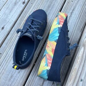 Sperry ! 💙 9.5 never worn, navy blue